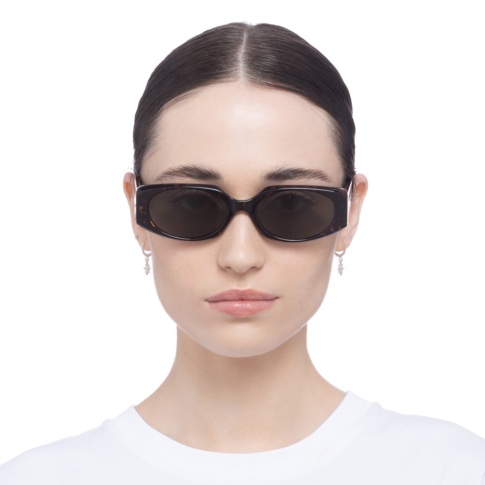 Persona Tort Uni-Sex Oval Sunglasses | Le Specs