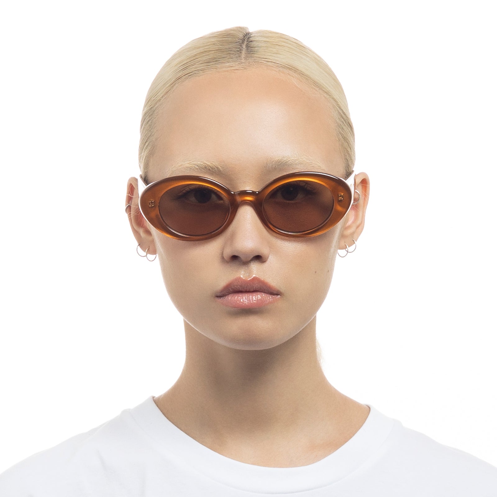 Nouveau Vie Caramel Female Oval Sunglasses | Le Specs
