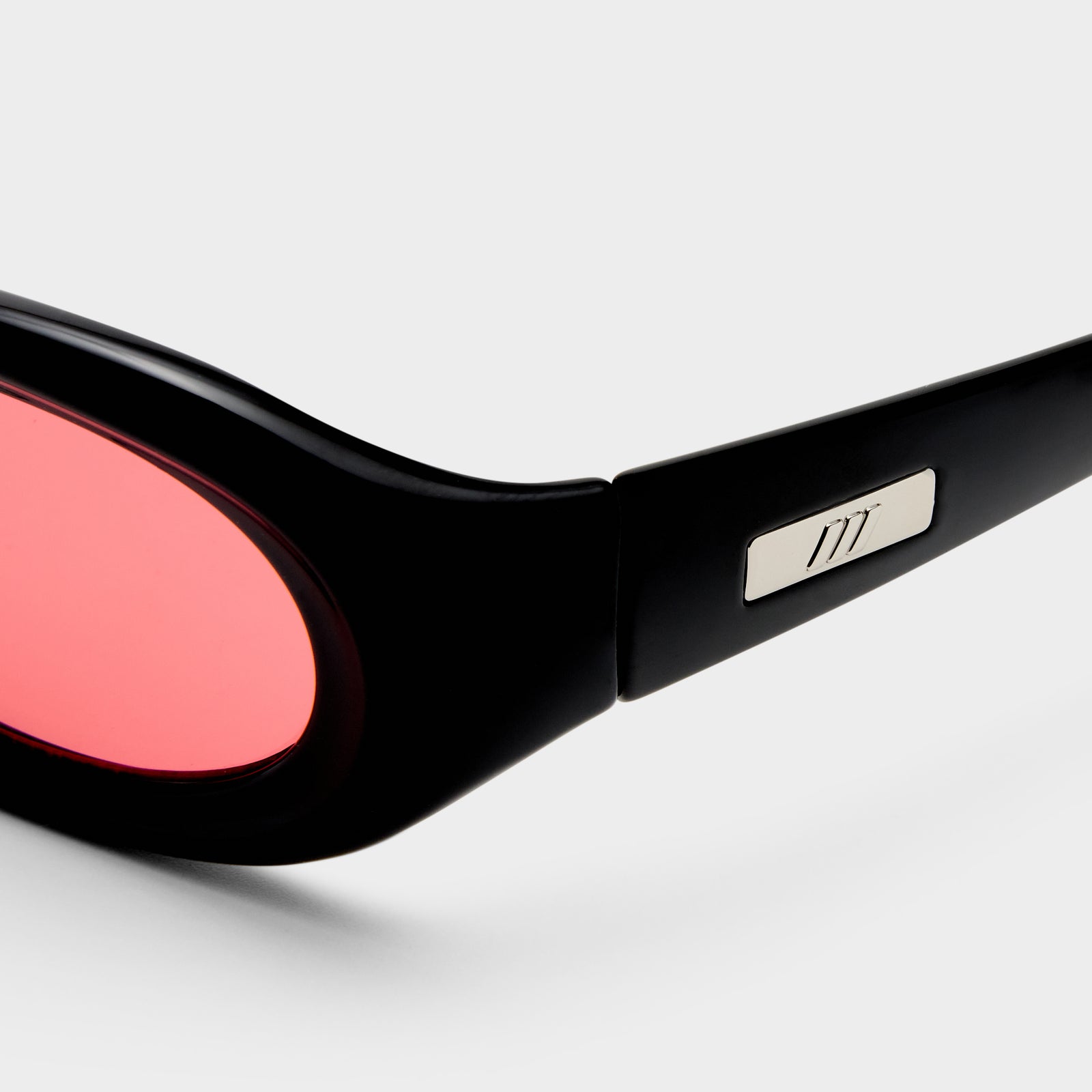 Nightcrawler Black Uni-Sex Oval Sunglasses | Le Specs