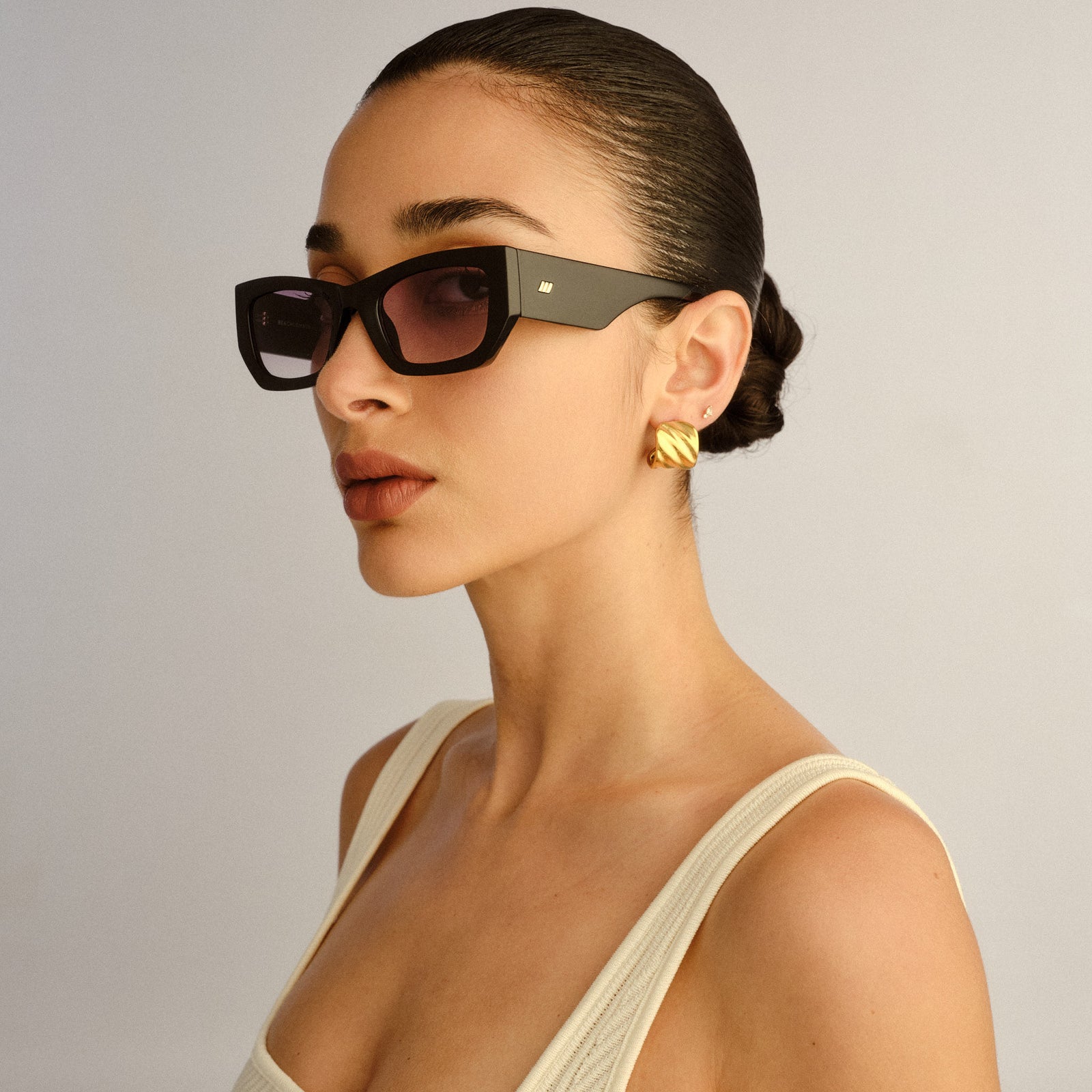 Beachcomber Black Female D-Frame Sunglasses | Le Specs
