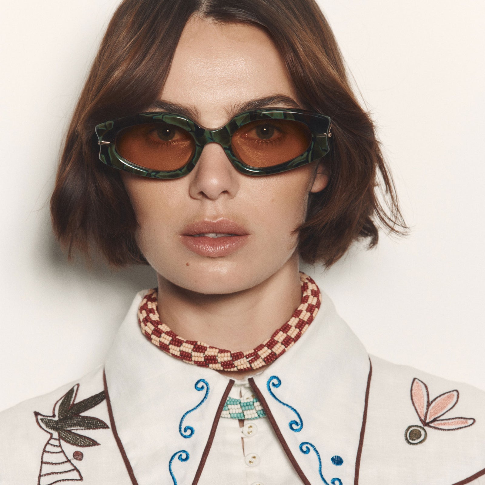 Lunar Jade Marble Female Oval Sunglasses | Le Specs