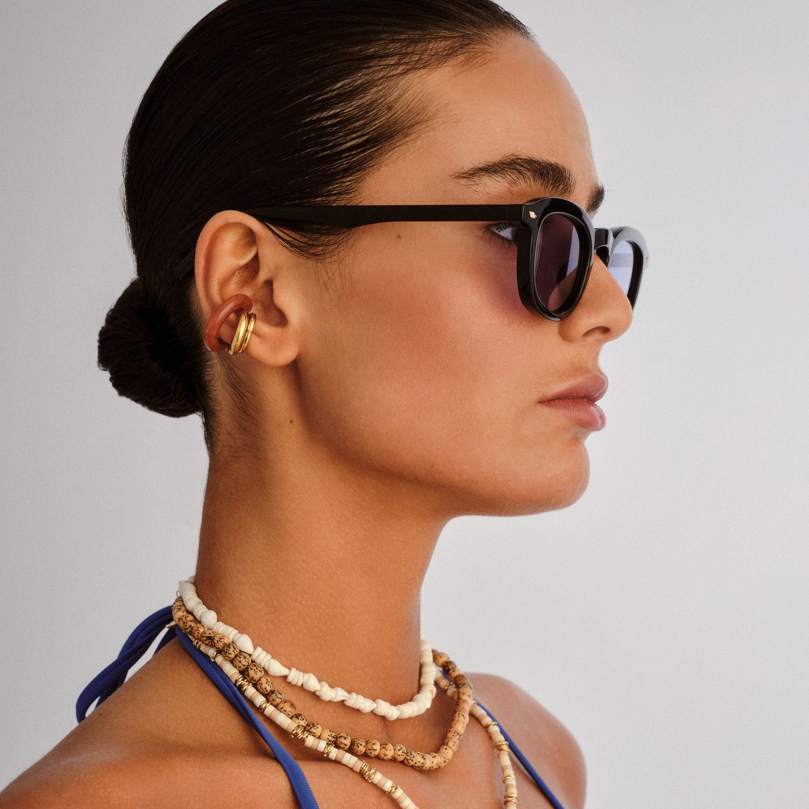 Heart Throb Black Uni-Sex Round Sunglasses | Le Specs