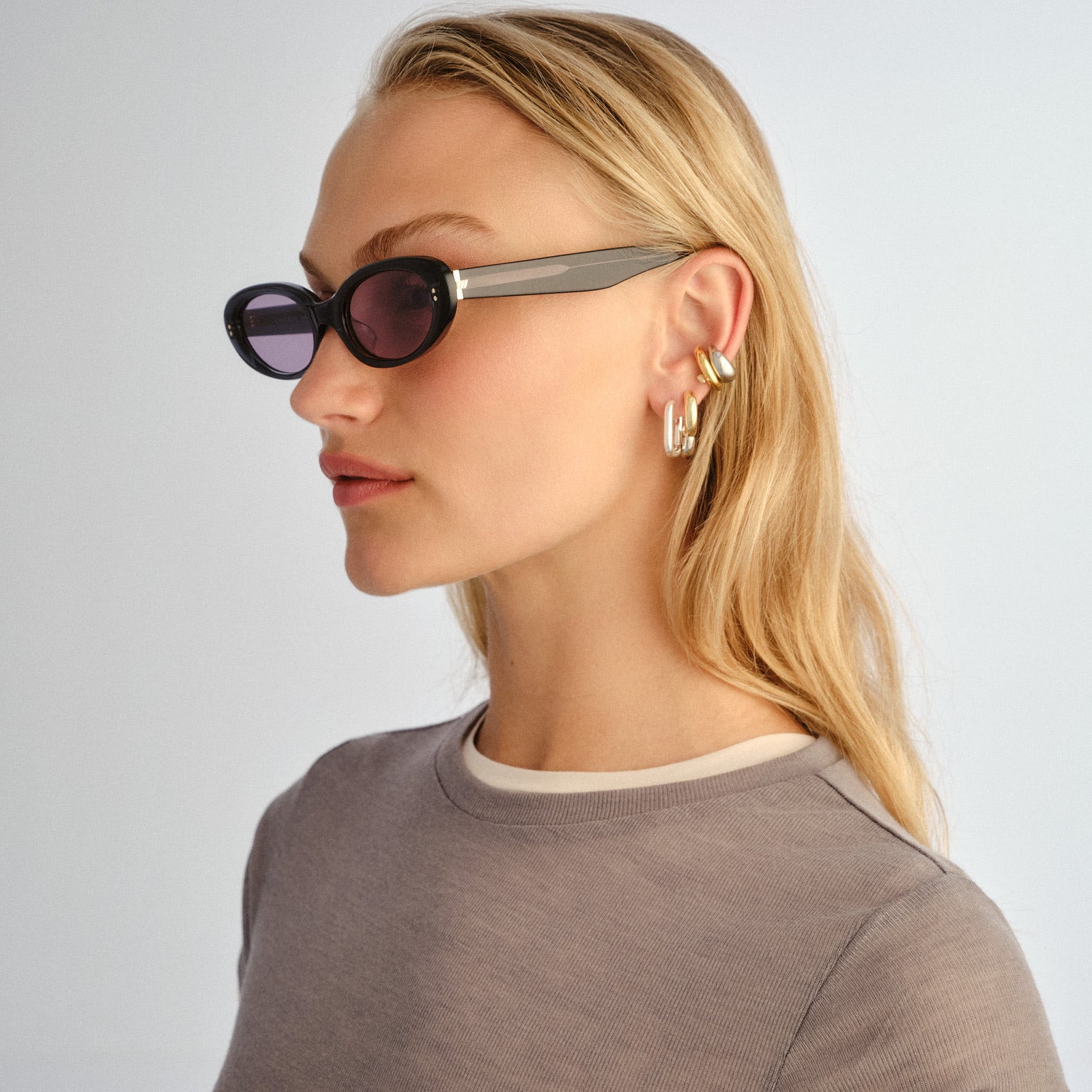 Chicane Charcoal Female Oval Sunglasses | Le Specs
