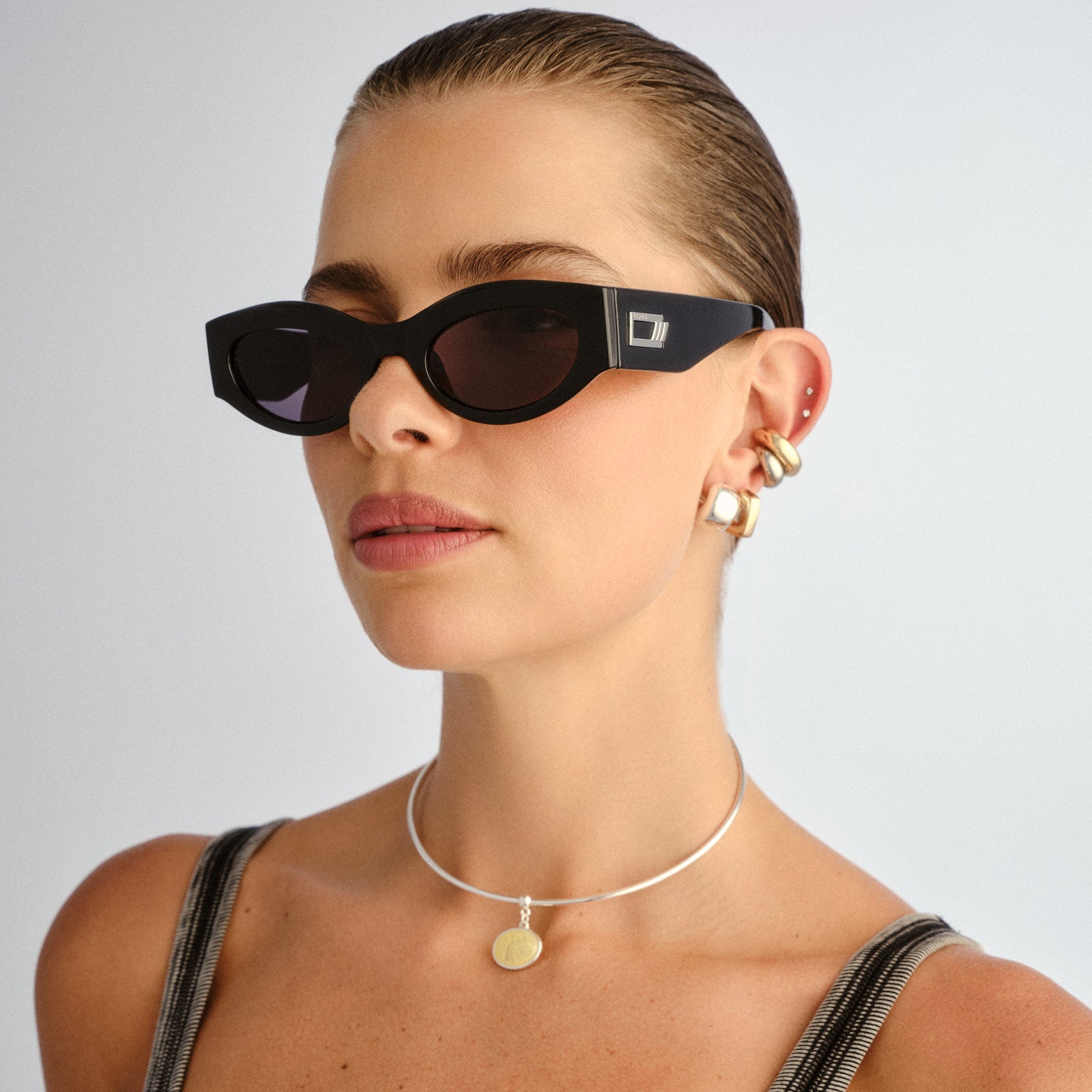 Body Bumpin Ii Black Uni-Sex Oval Sunglasses | Le Specs