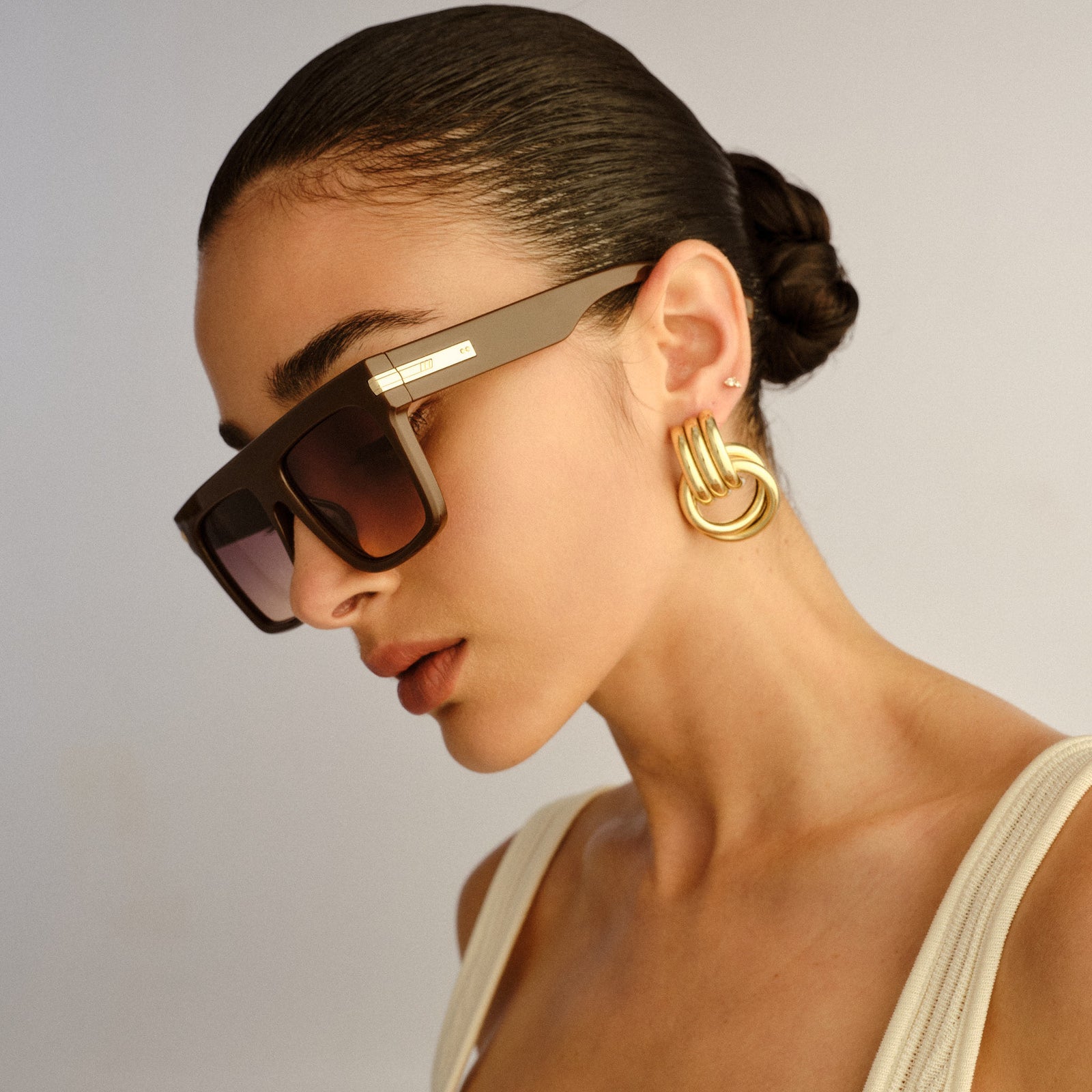 Offside + Dark Cocoa Female Shield Sunglasses | Le Specs
