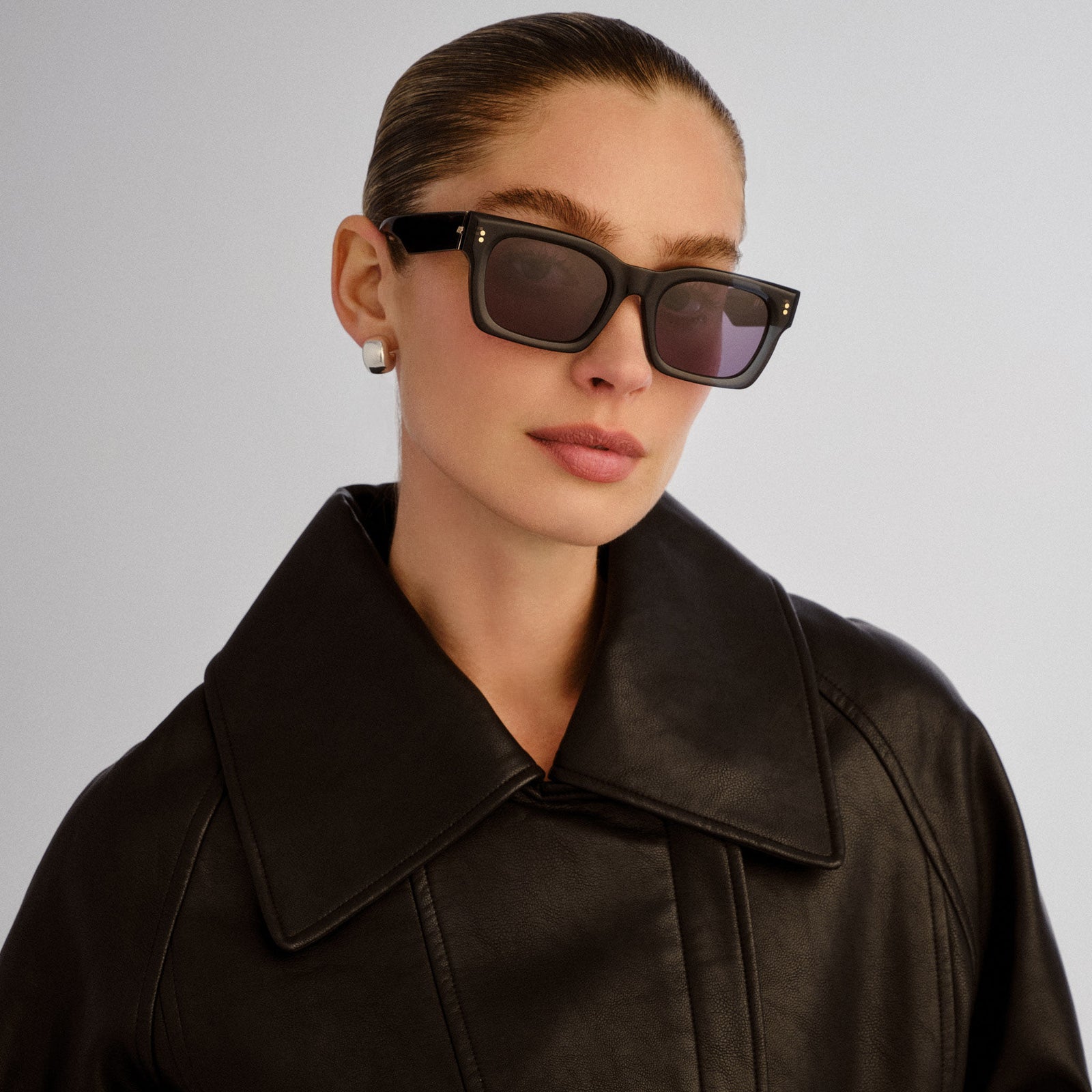 Lucent Charcoal Uni-Sex D-Frame Sunglasses | Le Specs