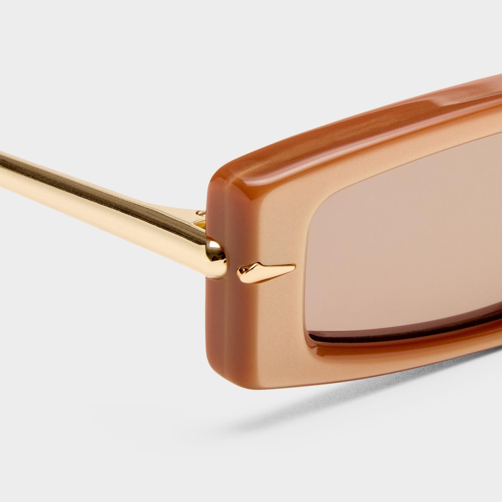 Numero Diez Champagne Velvet Female Rectangle Sunglasses | Le Specs