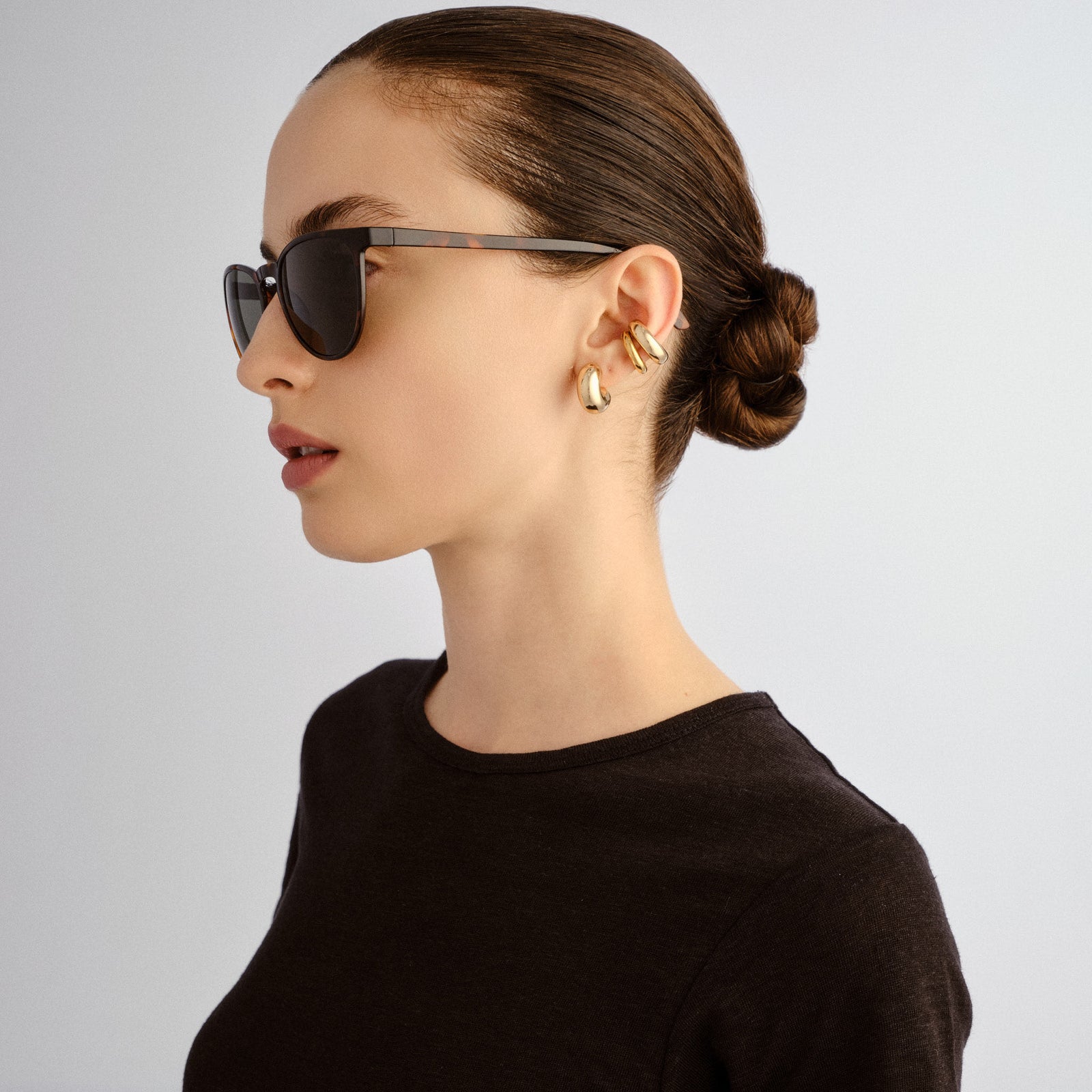 Invincible Tort Uni-Sex Round Sunglasses | Le Specs