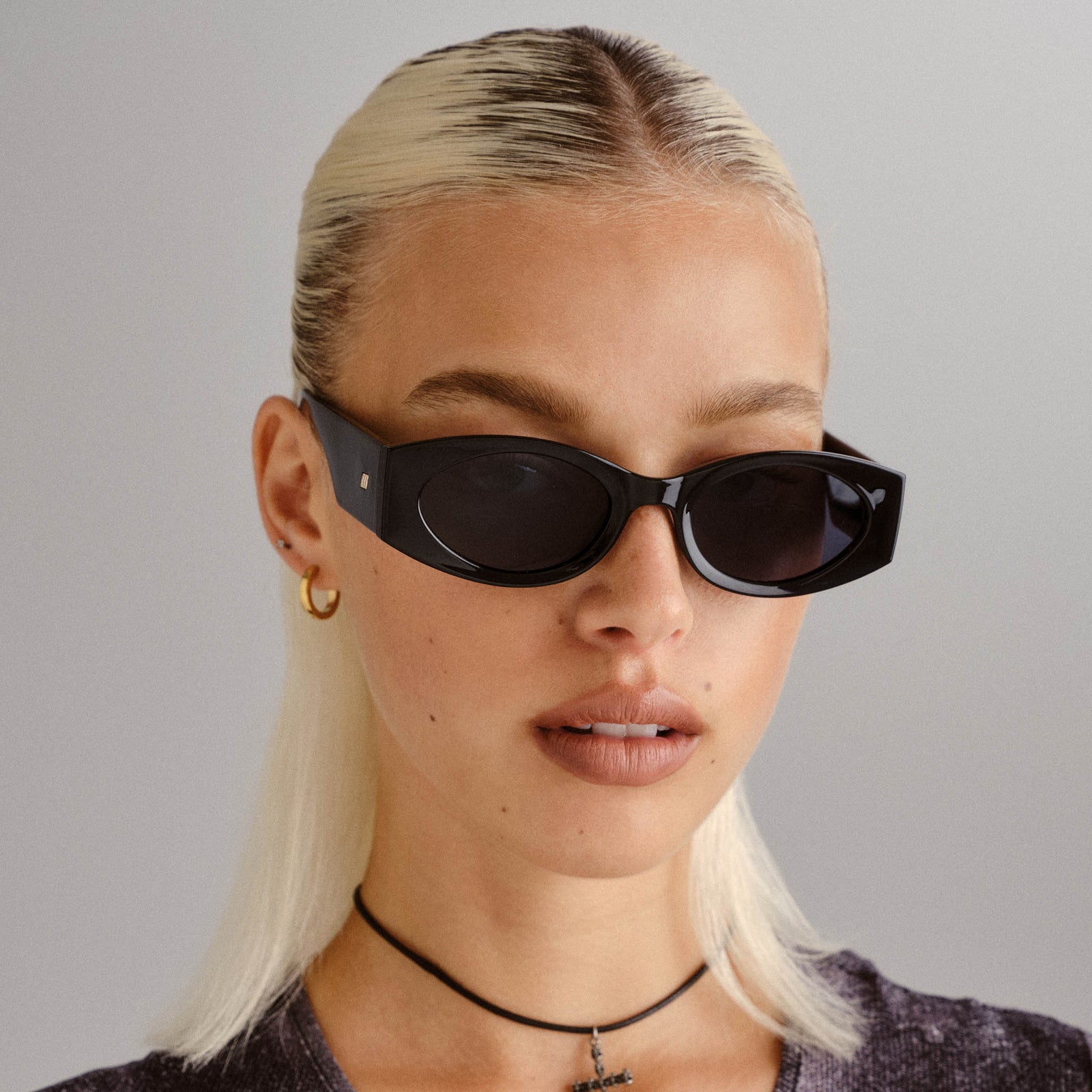 Mermaiden Black Female Oval Sunglasses | Le Specs