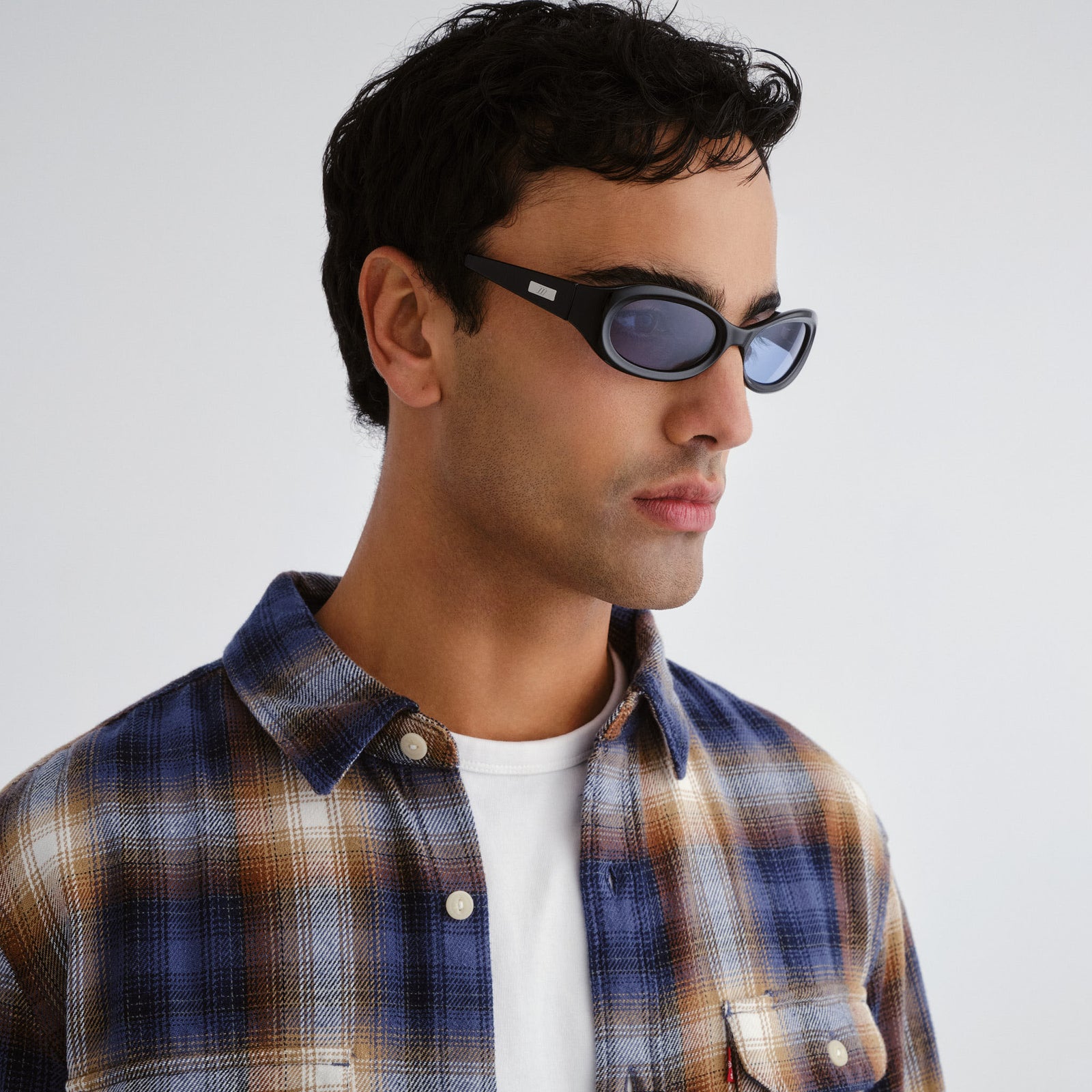 Nightcrawler Black Uni-Sex Oval Sunglasses | Le Specs