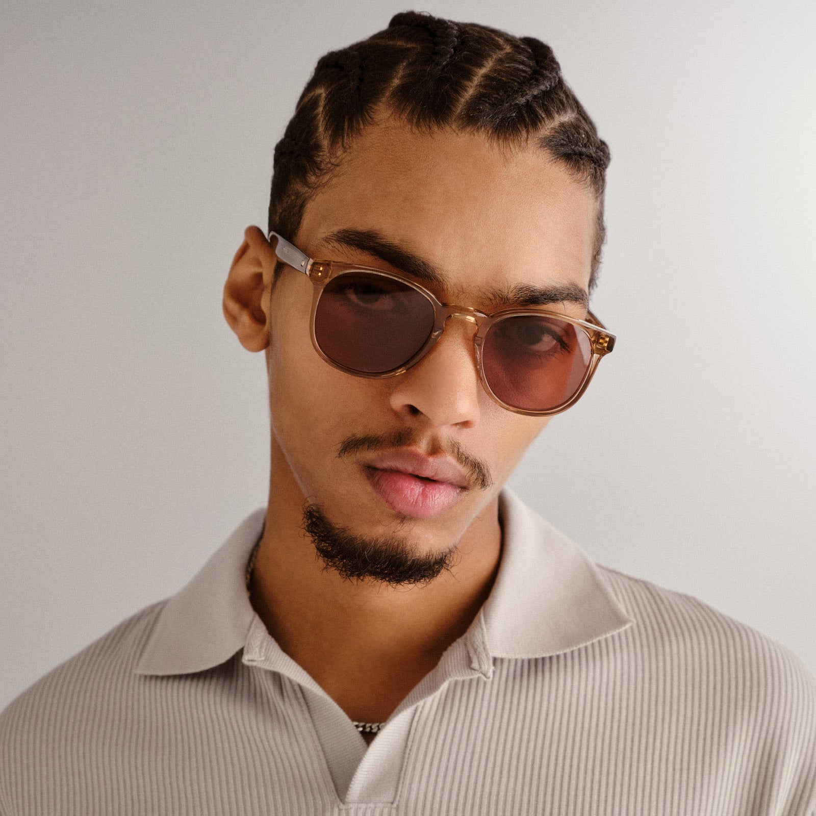 Musketeer Walnut Uni-Sex Round Sunglasses | Le Specs