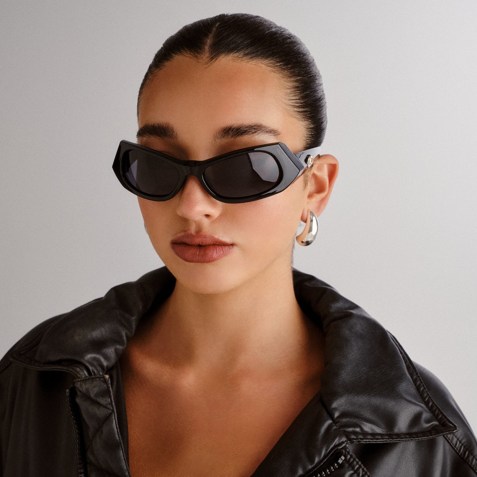 Spaceman Black Uni-Sex Wrap Sunglasses | Le Specs