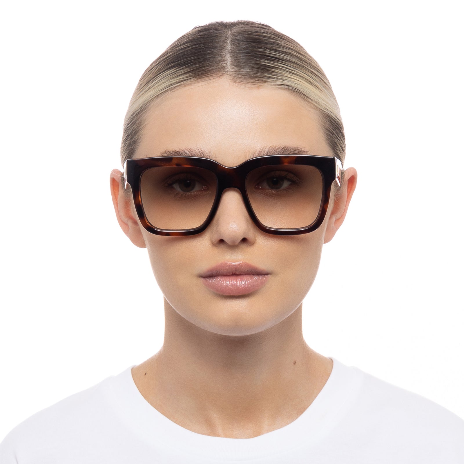 Tradeoff Dark Tort Female D-Frame Sunglasses | Le Specs