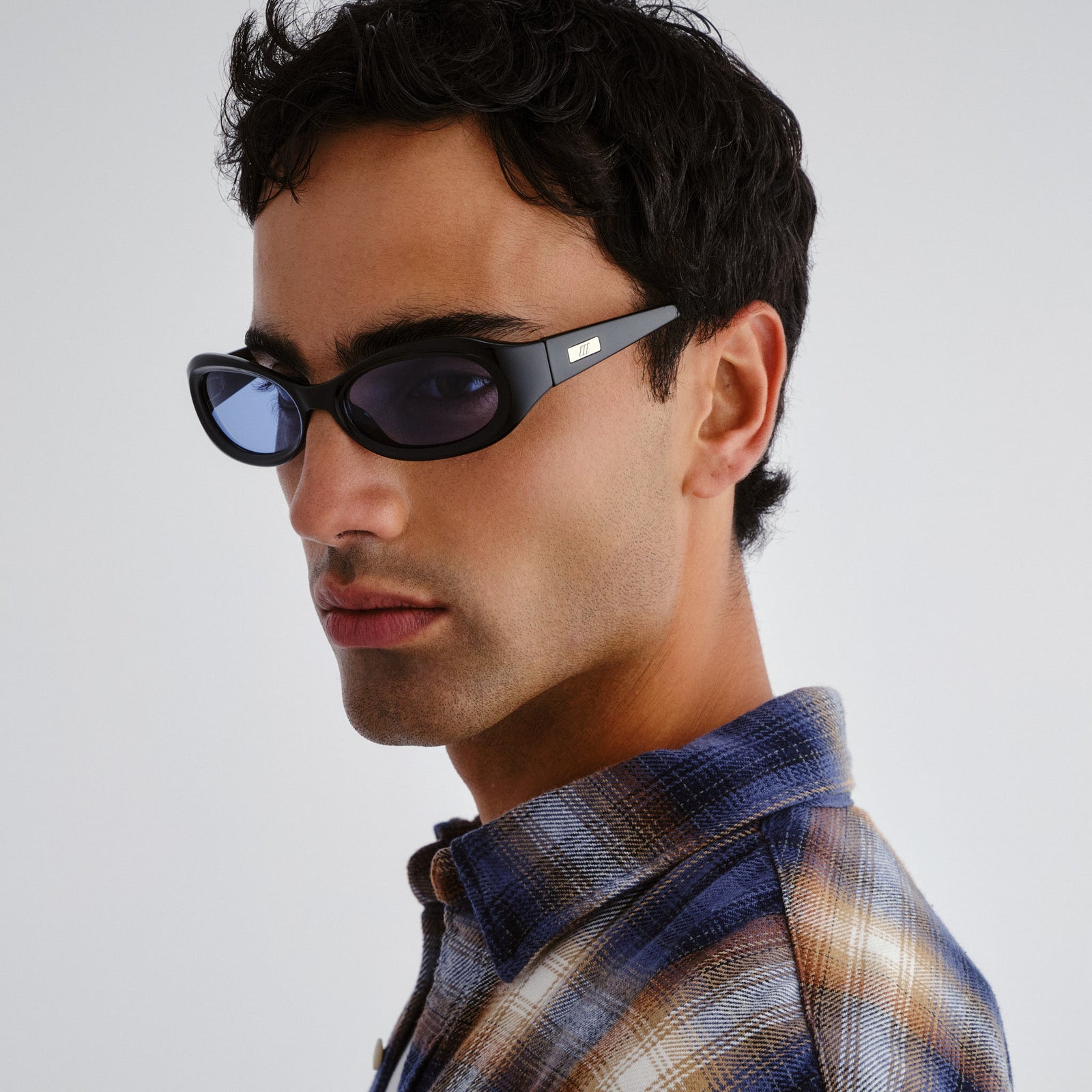Nightcrawler Black Uni-Sex Oval Sunglasses | Le Specs