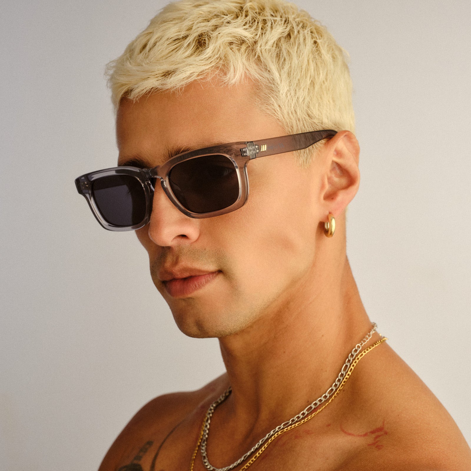 Iceberg + Pewter Uni-Sex Square Sunglasses | Le Specs