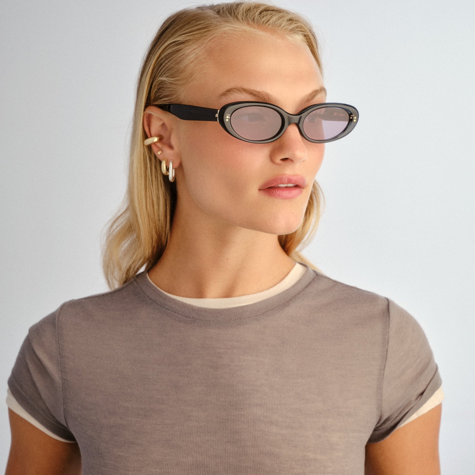 Chicane Charcoal Female Oval Sunglasses | Le Specs