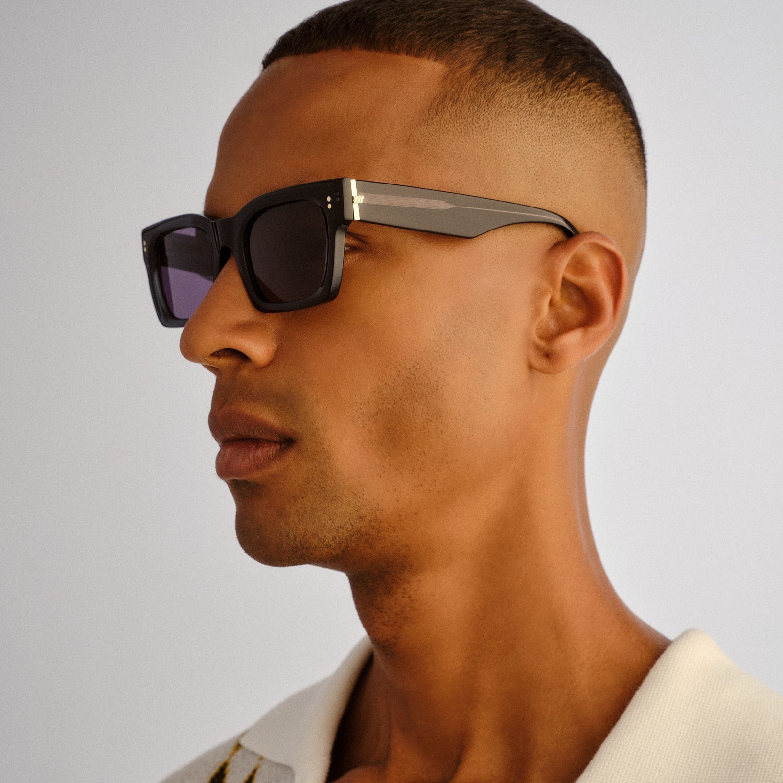 Lucent Charcoal Uni-Sex D-Frame Sunglasses | Le Specs