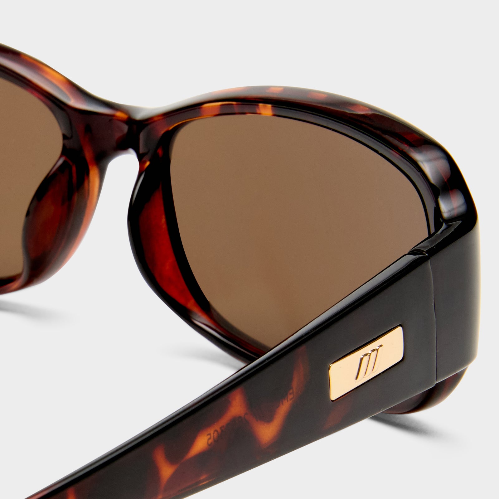 Gigglemug Tort Uni-Sex Rectangle Sunglasses | Le Specs