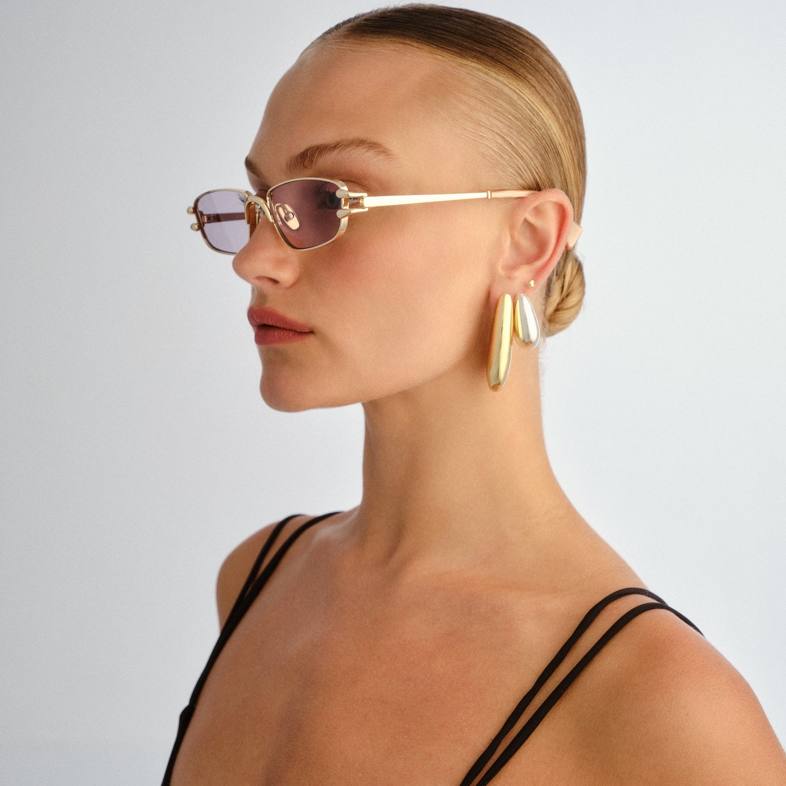 Numero Cinco Bright Gold Female Rectangle Sunglasses | Le Specs