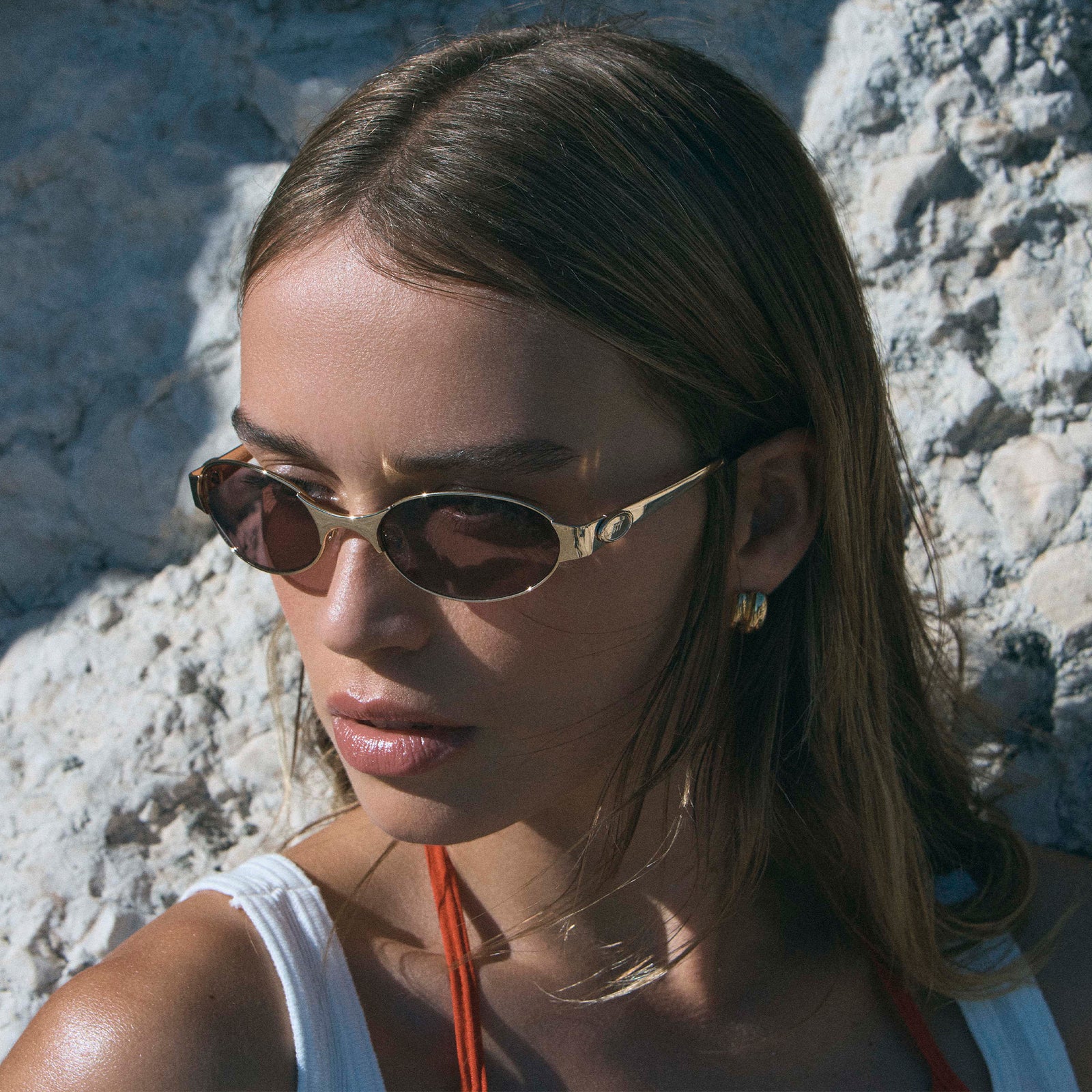 Frostbite Bright Gold Uni-Sex Oval Sunglasses | Le Specs