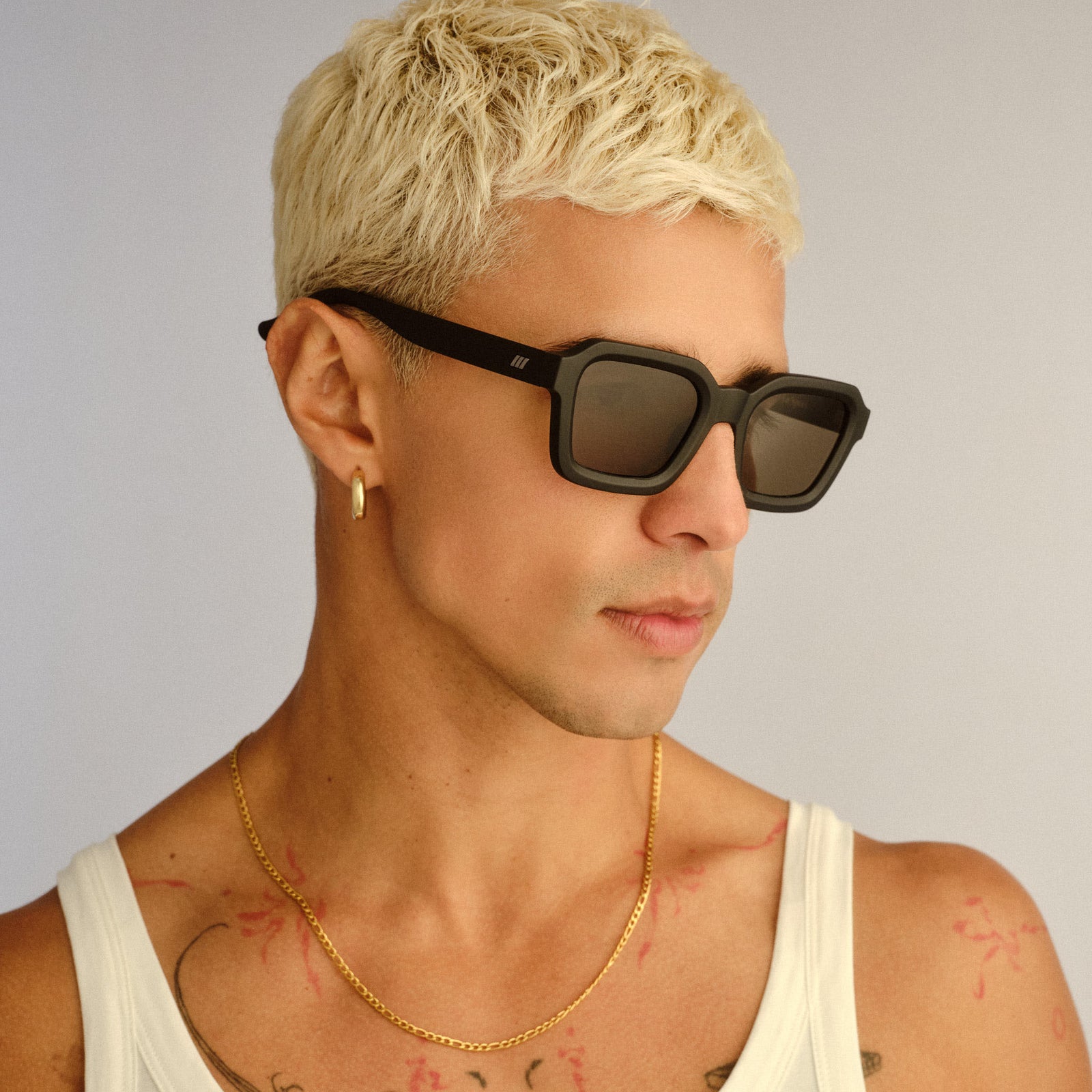 Impossible Matte Black Uni-Sex Square Sunglasses | Le Specs
