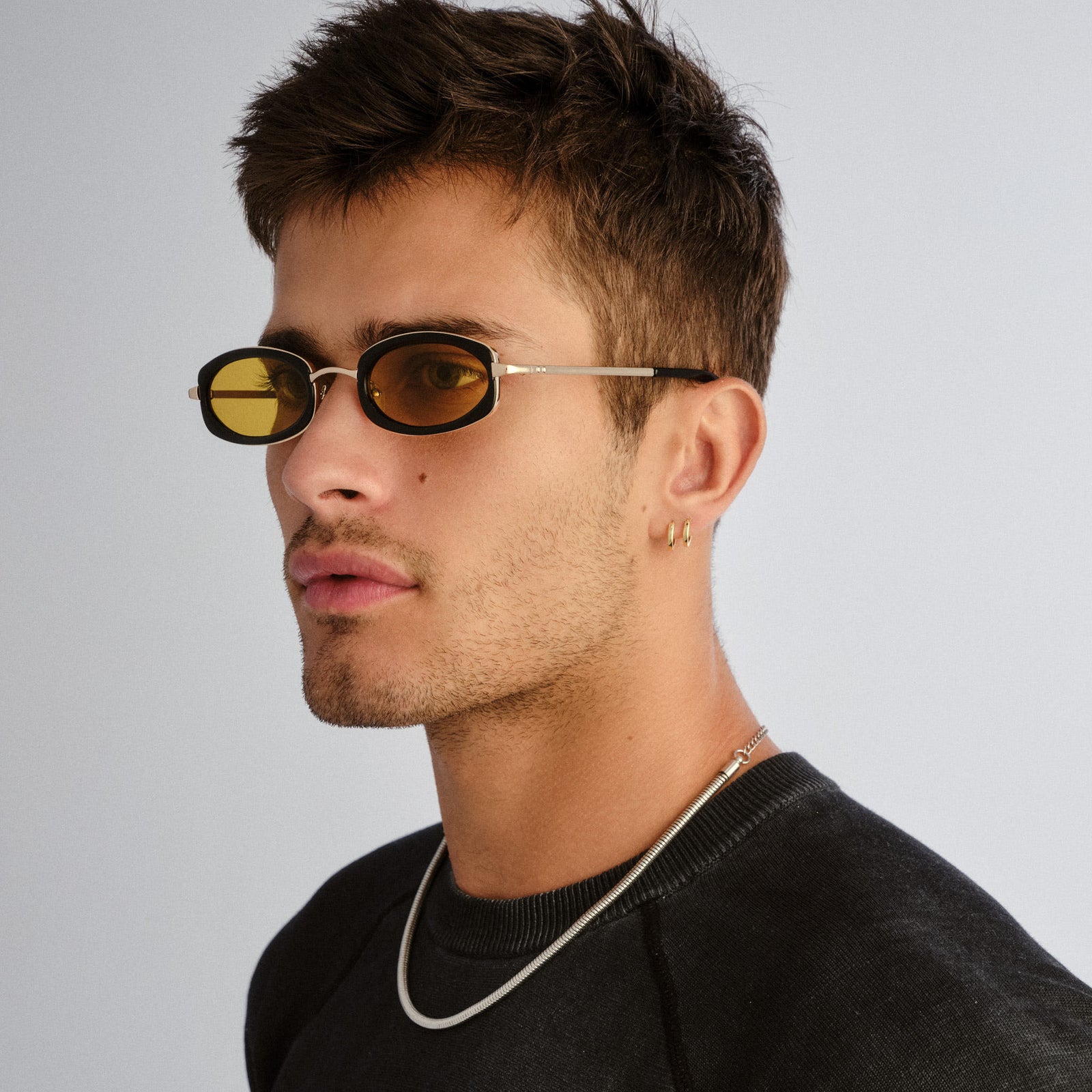 Mecharo Gold Black Uni-Sex Oval Sunglasses | Le Specs