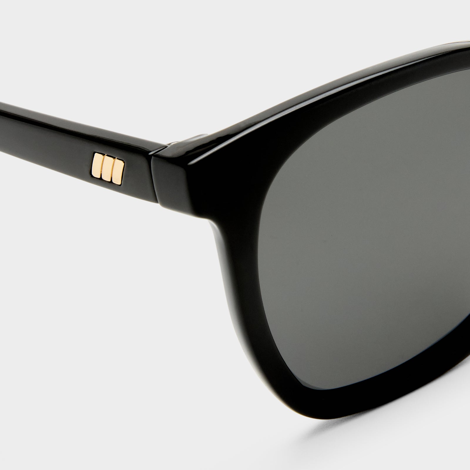 Nirvana Black Female Cat-Eye Sunglasses | Le Specs