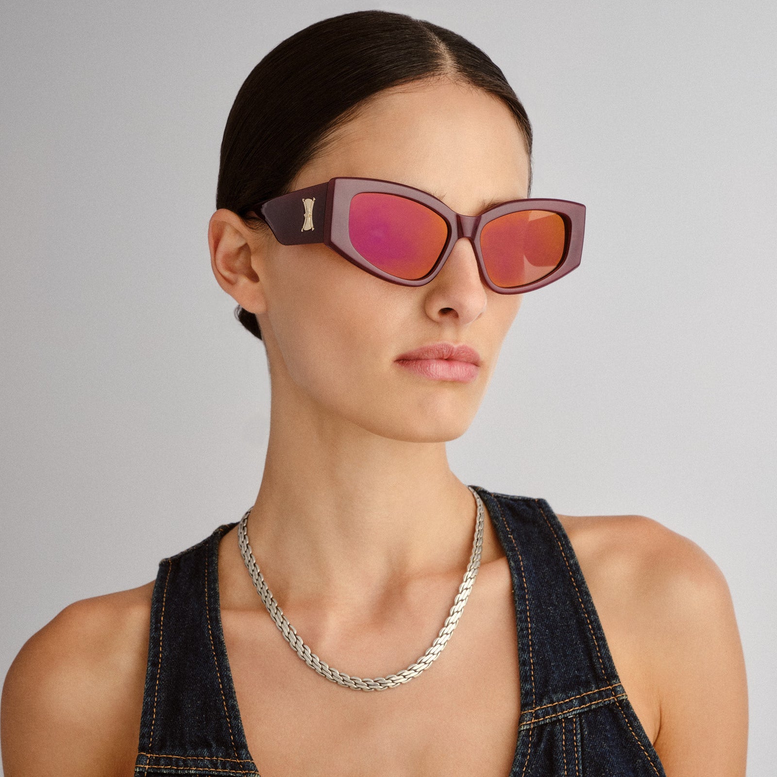 The Haunting Cherry Lacquer Female Cat-Eye Sunglasses | Le Specs