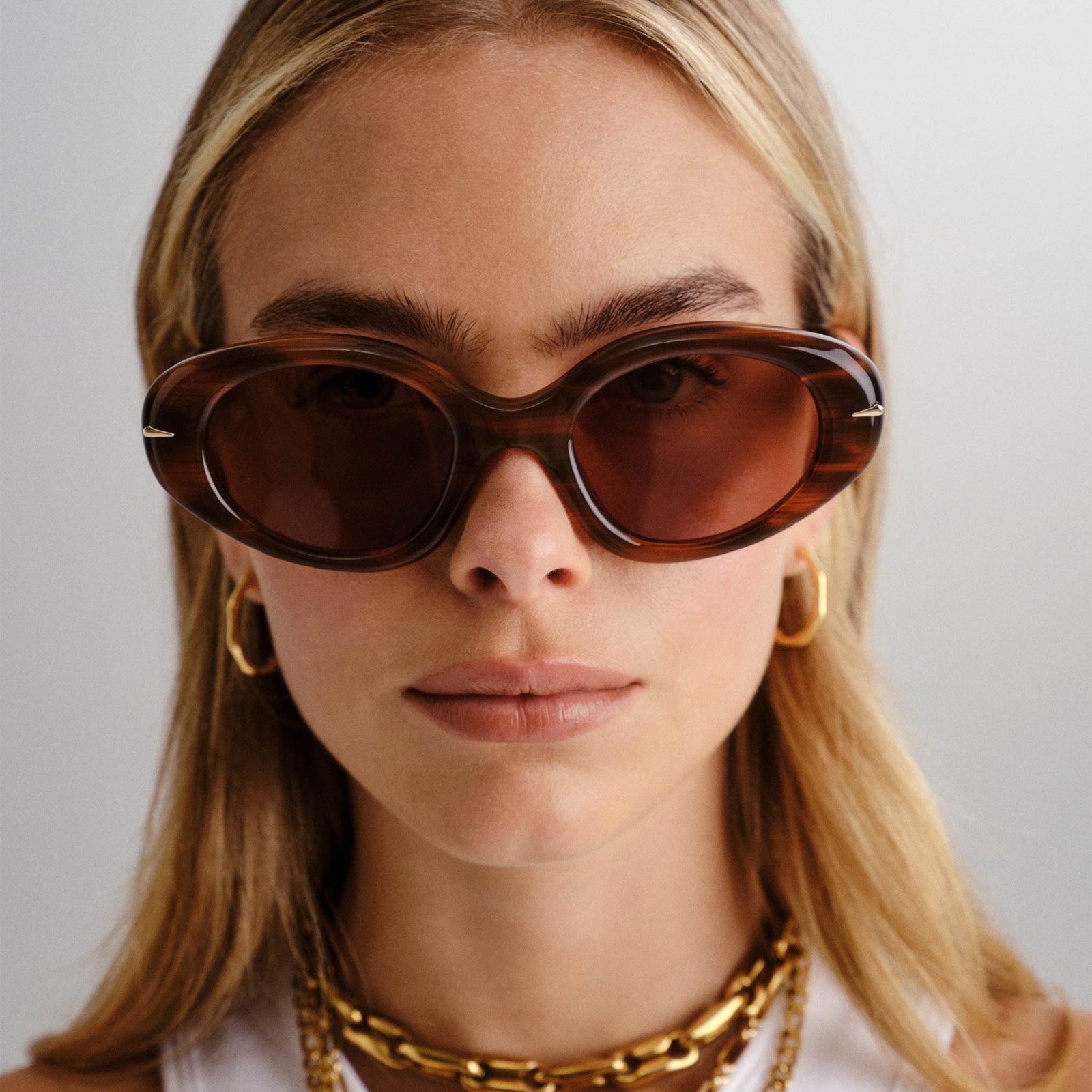 Numero Dos Teak Female Oval Sunglasses | Le Specs