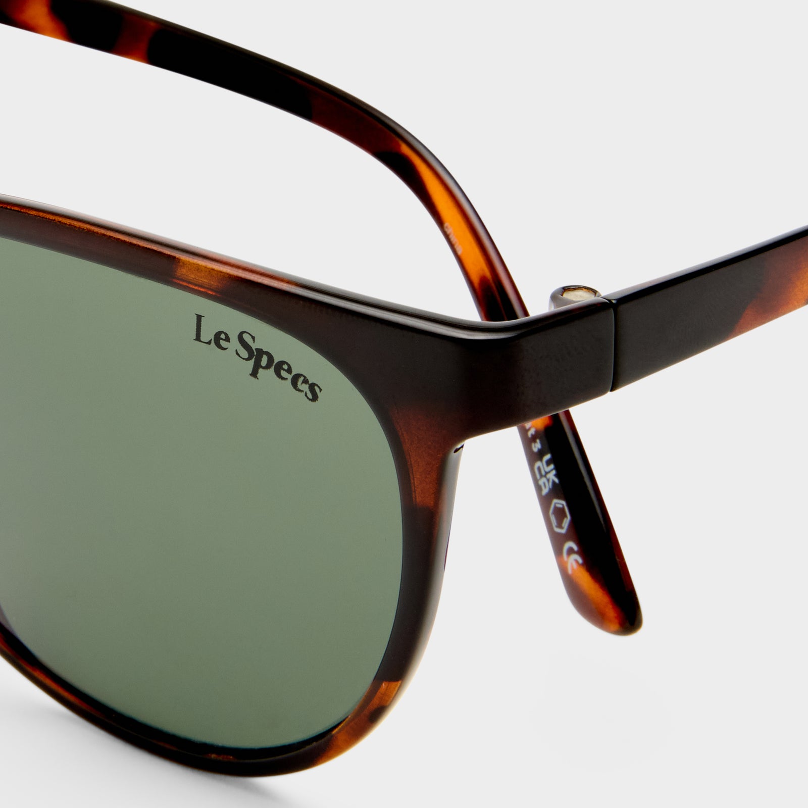 Invincible Tort Uni-Sex Round Sunglasses | Le Specs