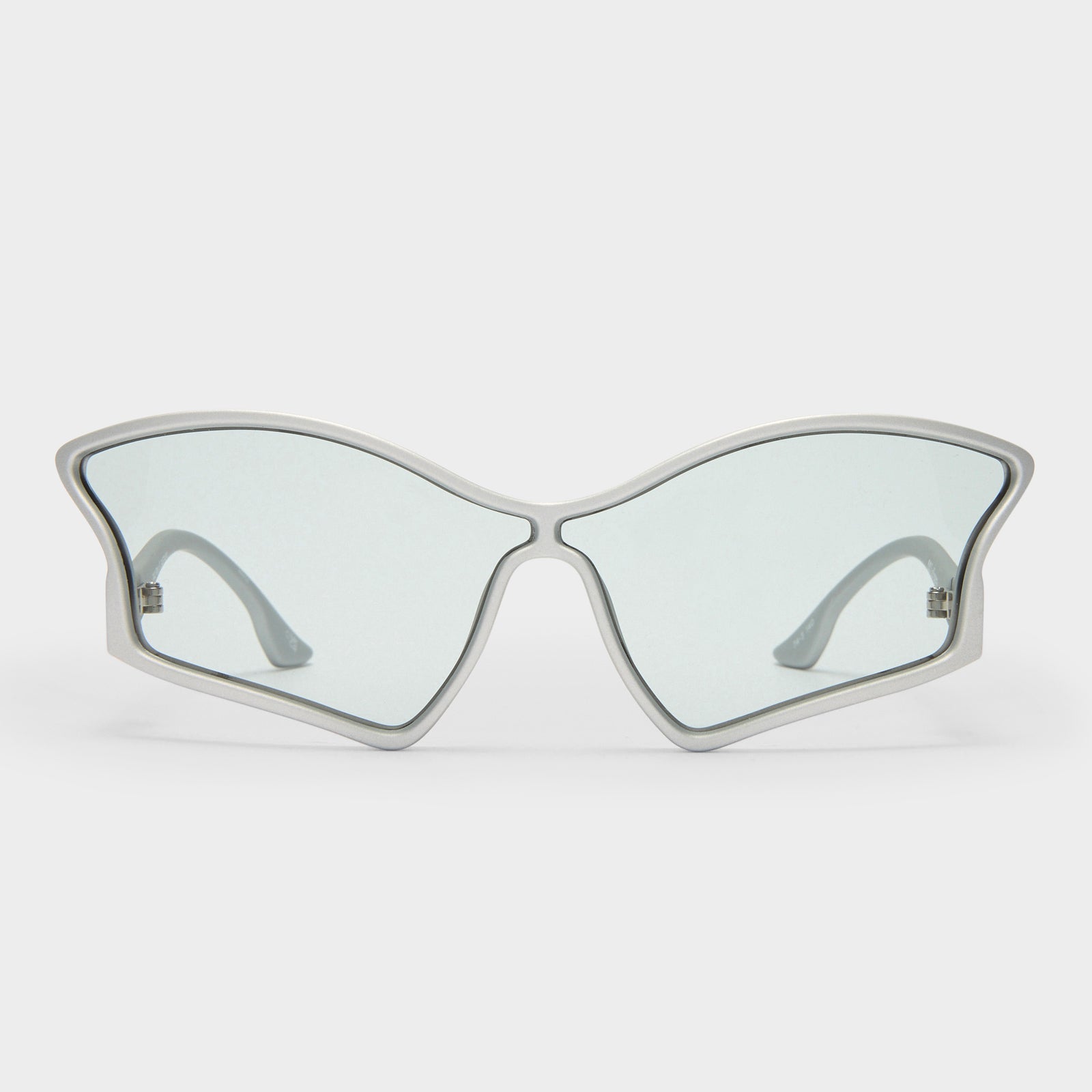 Tailfin Matte Silver Female Wrap Sunglasses | Le Specs