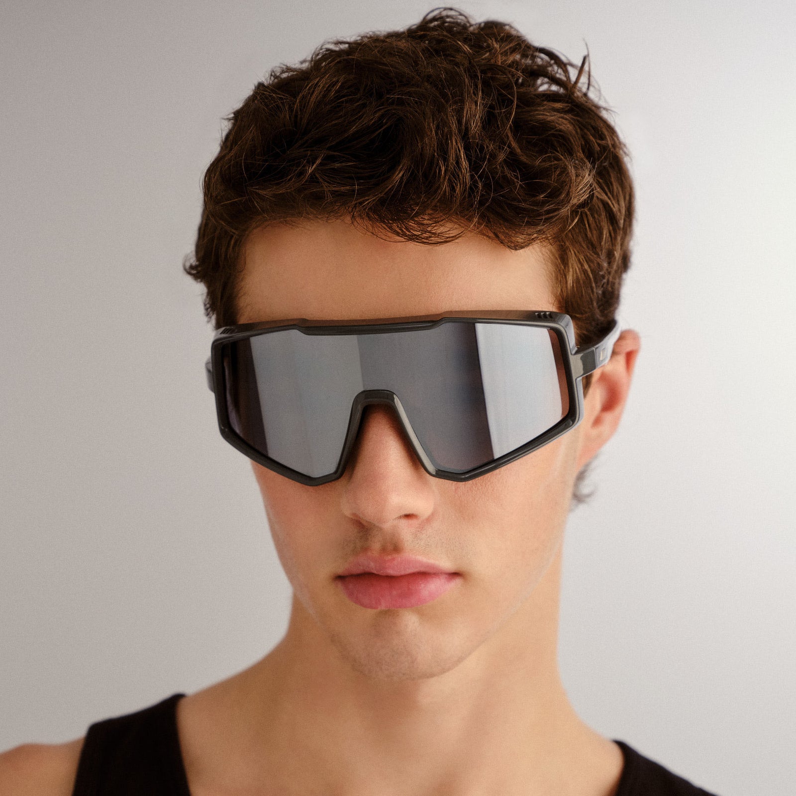 Vulture Charcoal Uni-Sex Shield Sunglasses | Le Specs