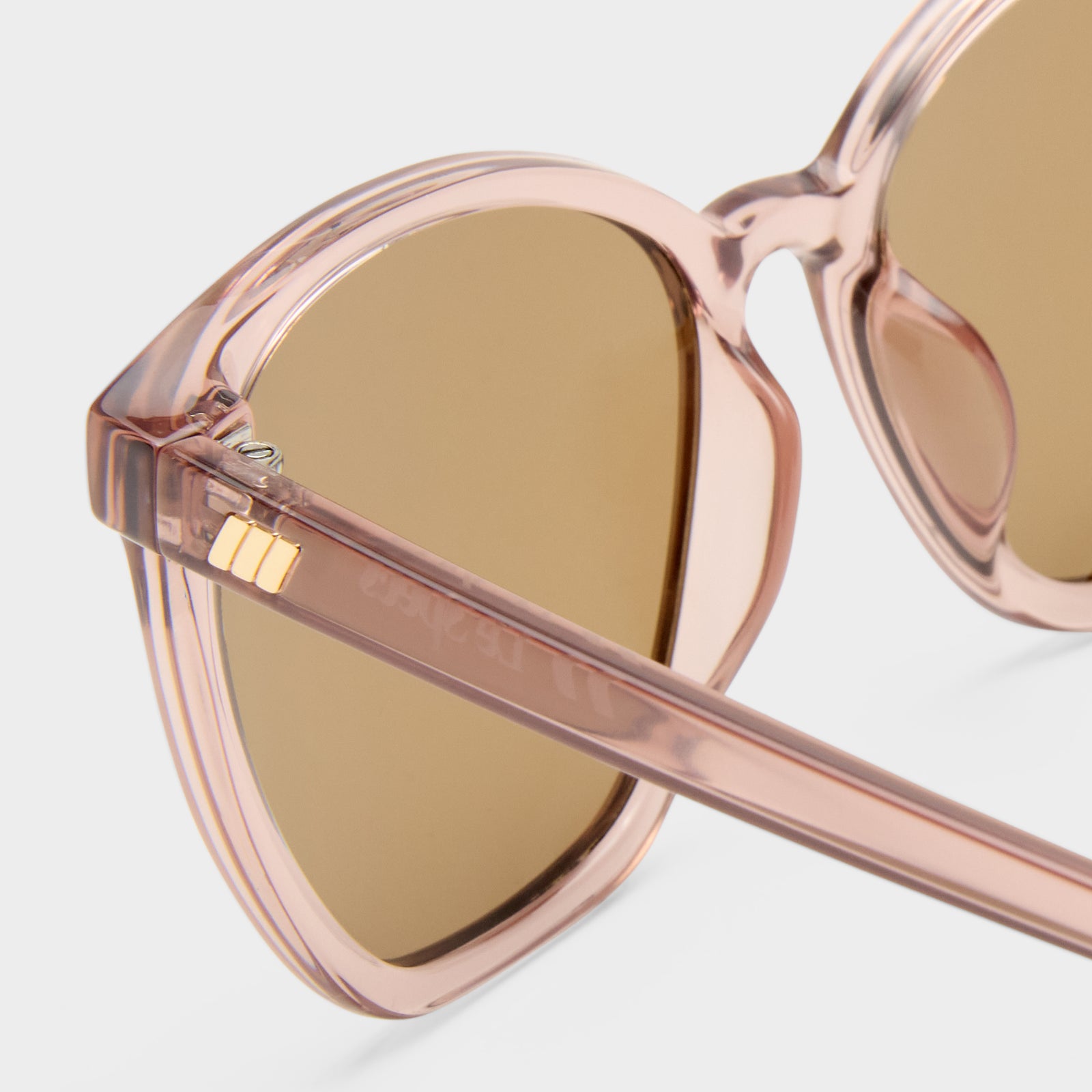 Nirvana Rosewater Female Cat-Eye Sunglasses | Le Specs