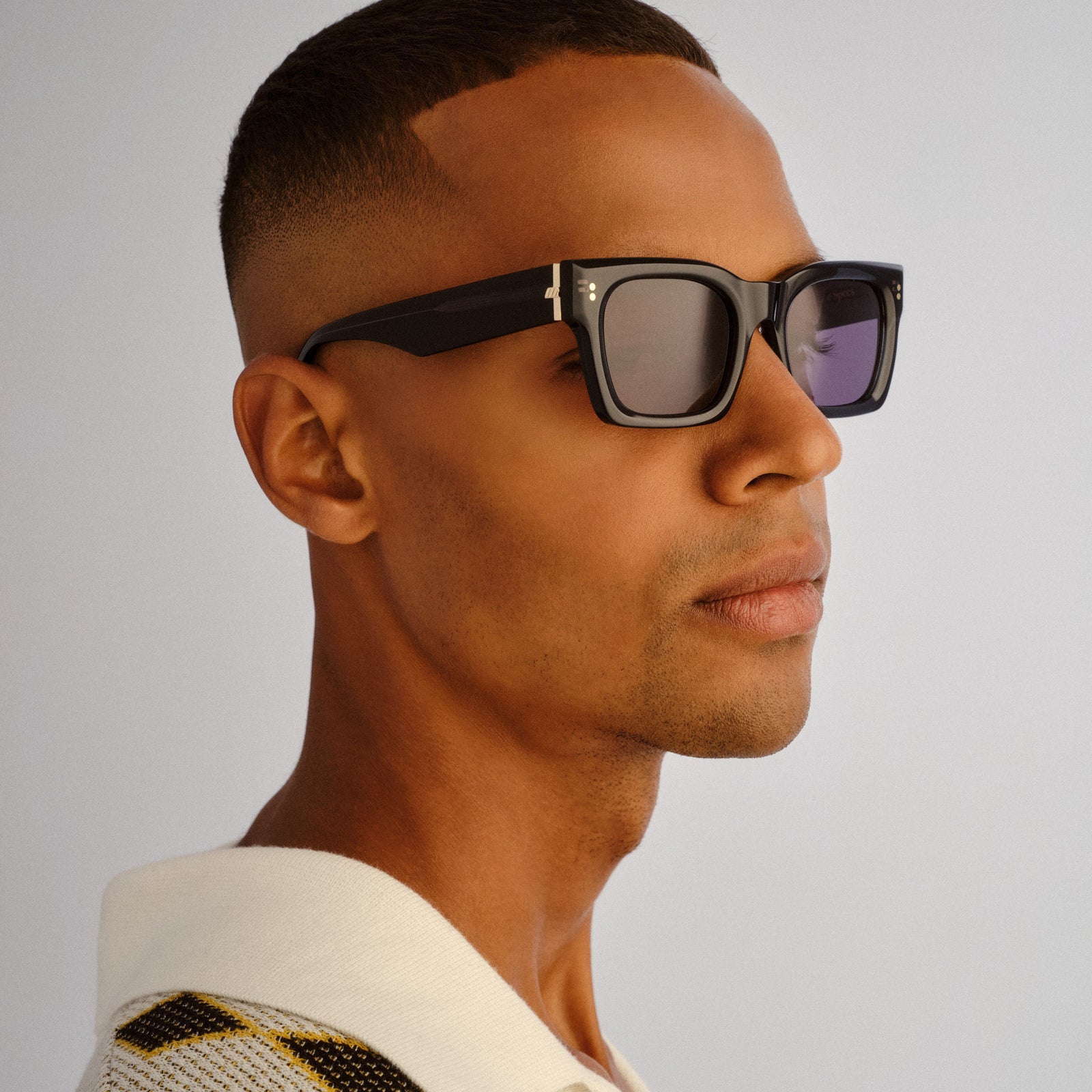 Lucent Charcoal Uni-Sex D-Frame Sunglasses | Le Specs