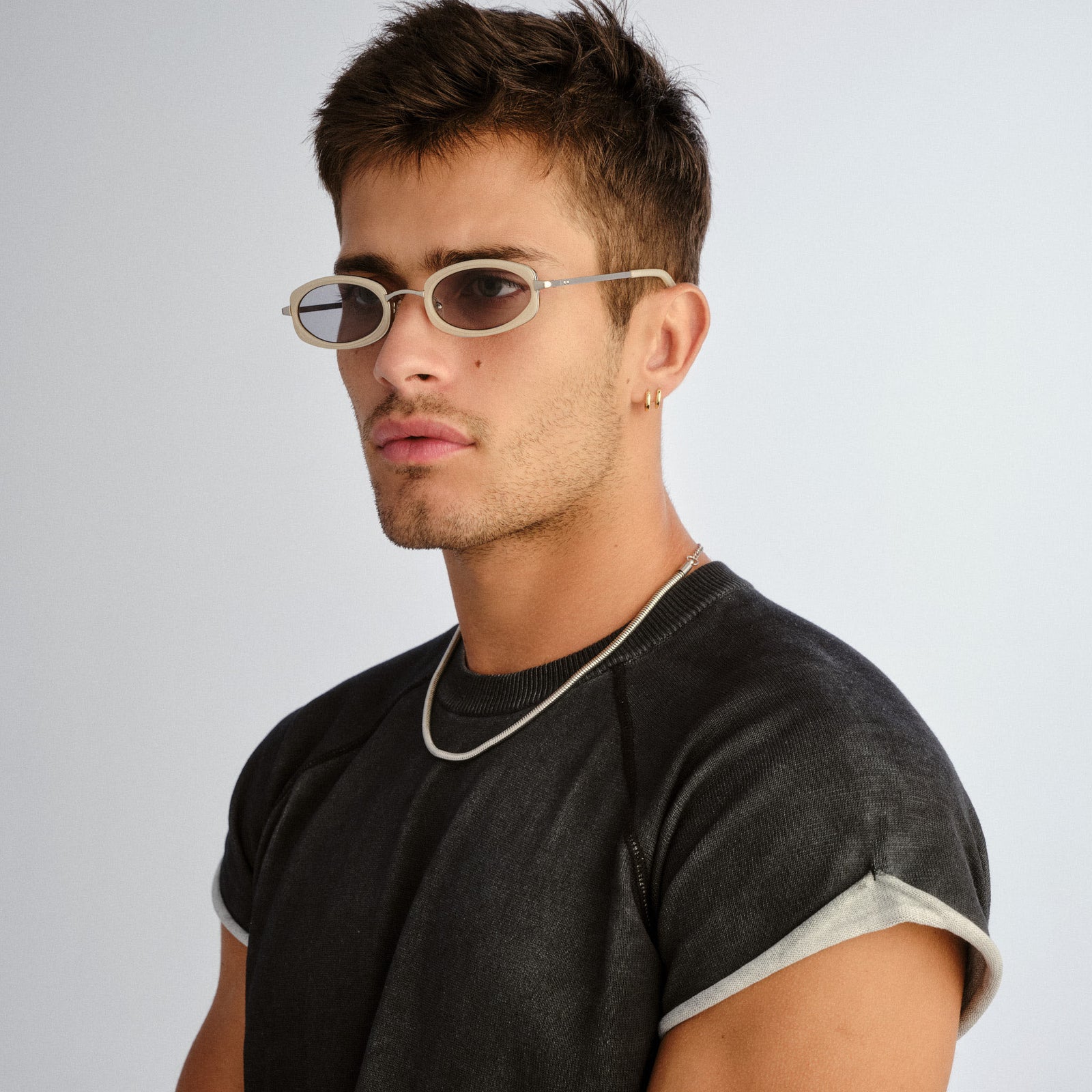 Mecharo Silver Milky Butter Uni-Sex Oval Sunglasses | Le Specs