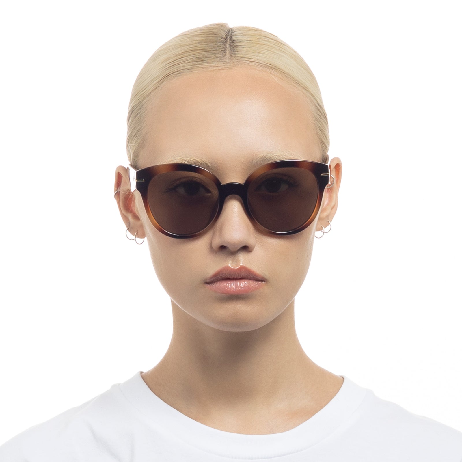 Capacious Tort Female Round Sunglasses | Le Specs