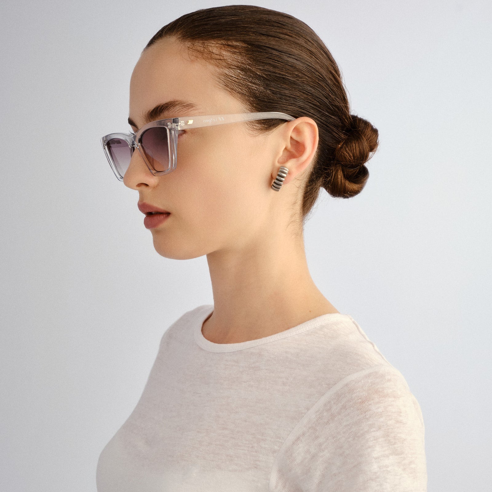 Velodrome Smoke Female Cat-Eye Sunglasses | Le Specs