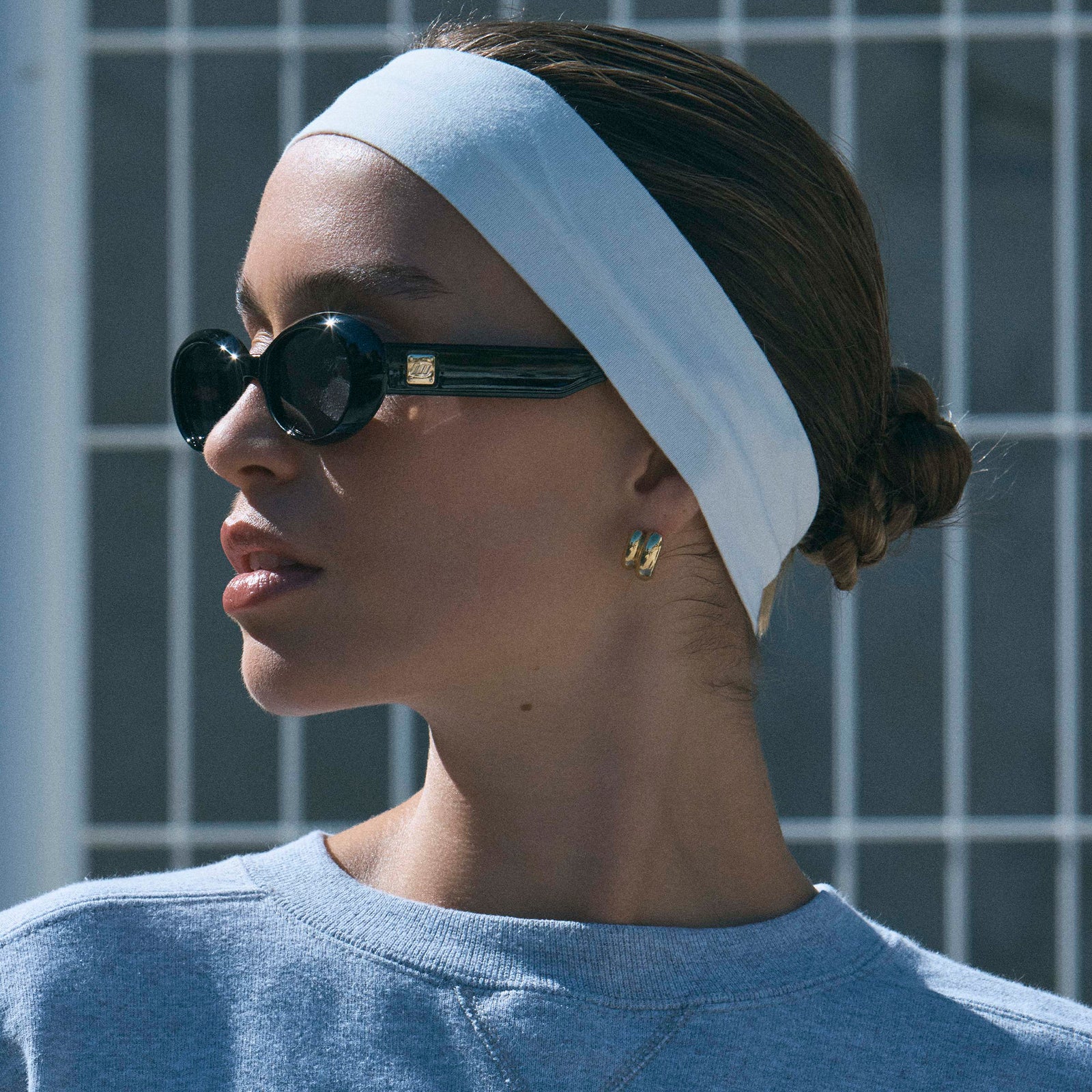 Work It Black Uni-Sex Oval Sunglasses | Le Specs